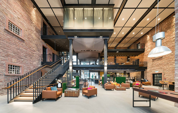 品牌下笼罩的厂房豪华酒店装修