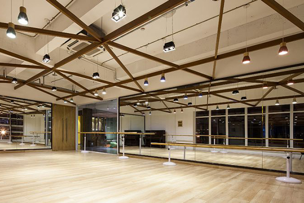 舞蹈室把杆装修效果