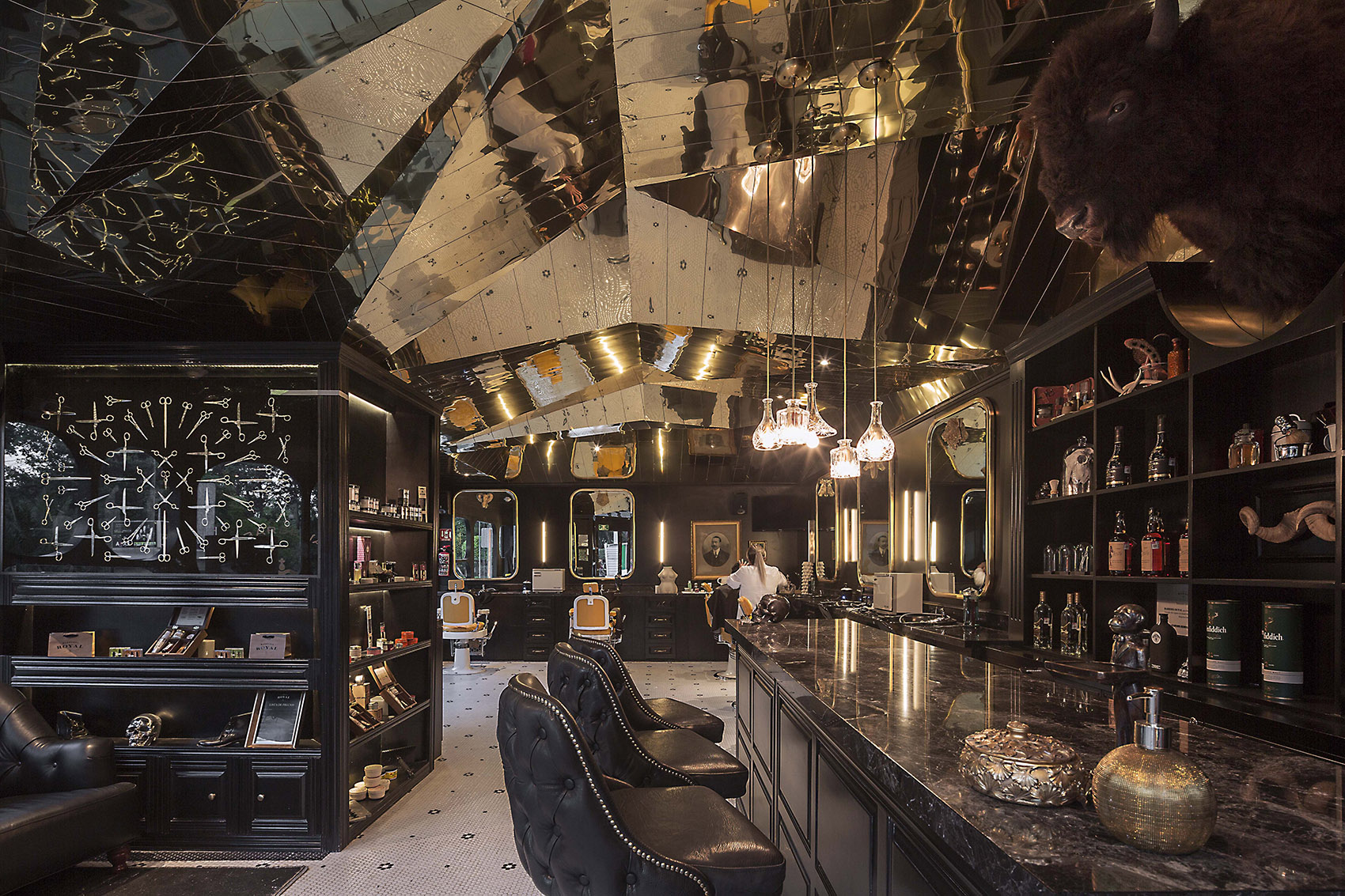 高档理发店装修效果图