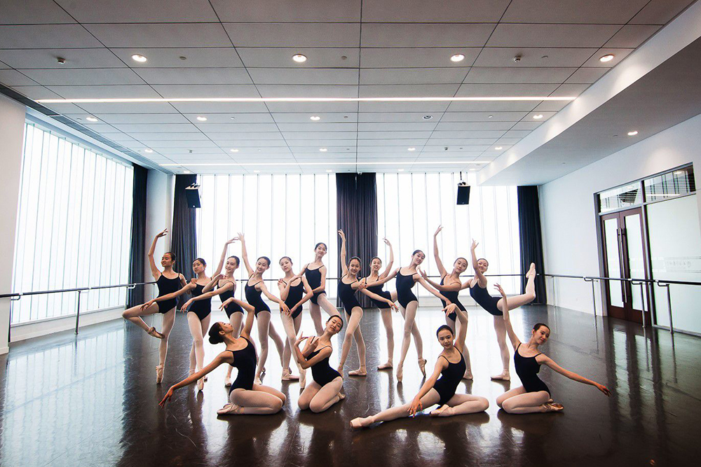 舞蹈培训机构教室装修图片
