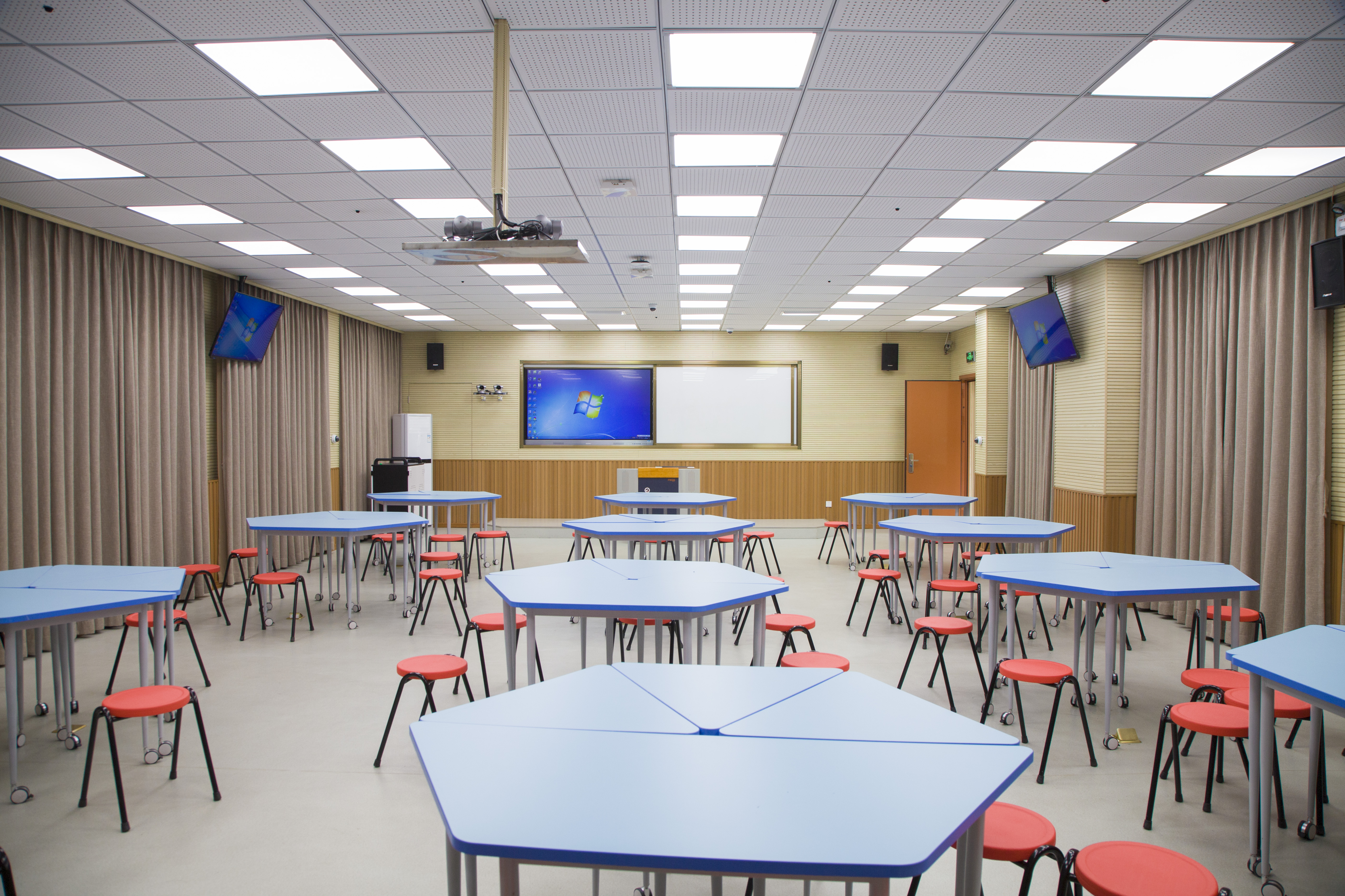 培训机构教室装修