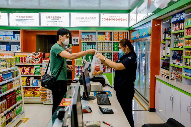 便利店商品货架摆放陈设形式